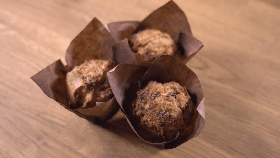 muffin con azucar perlado, muffins with pearl sugar, muffins avec du sucre perlé